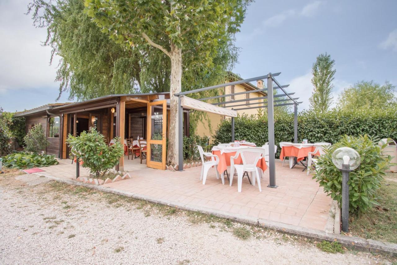 Casa Vacanze Vecchio Granaio Magione Luaran gambar