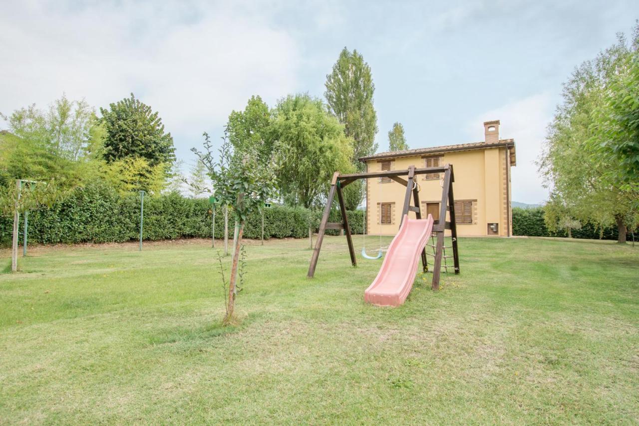 Casa Vacanze Vecchio Granaio Magione Luaran gambar