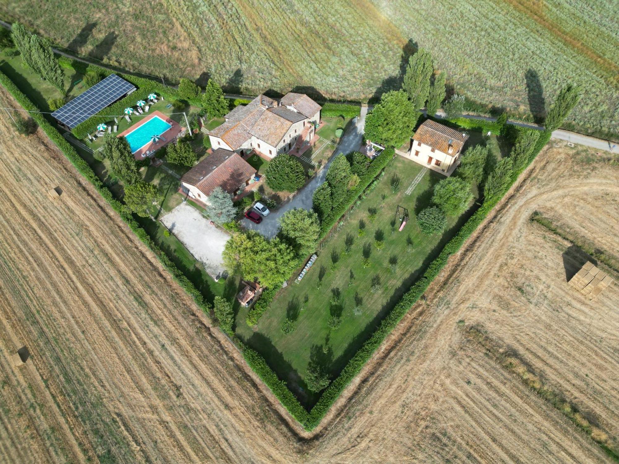 Casa Vacanze Vecchio Granaio Magione Luaran gambar