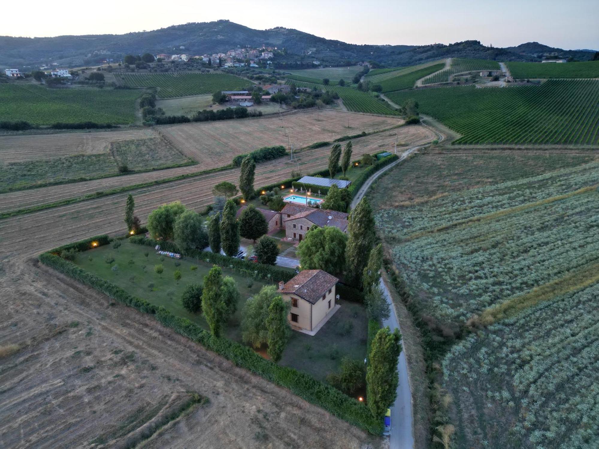 Casa Vacanze Vecchio Granaio Magione Luaran gambar
